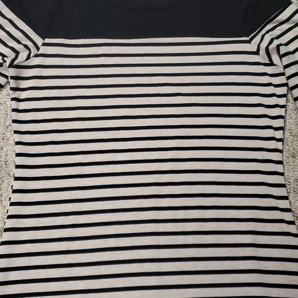 Umgee 3/4 sleeved top. Black and tan striped top - Picture 9 of 9